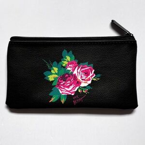 XOX BETSEY BETSEY JOHNSON Sleek Zipper Pouch Clutch Mini Bag